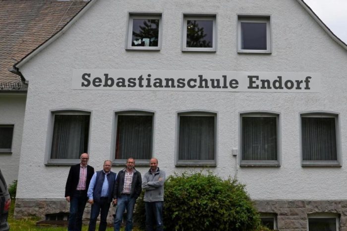 Alte Schule in Endorf wird Wohnprojekt